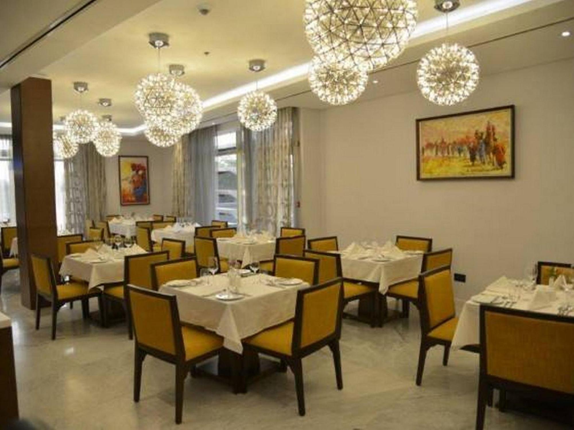 Room In Lodge - The Envoy Hotel And Suites Abuja Exterior photo