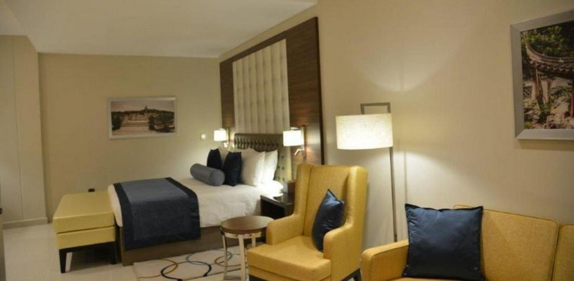 Room In Lodge - The Envoy Hotel And Suites Abuja Exterior photo