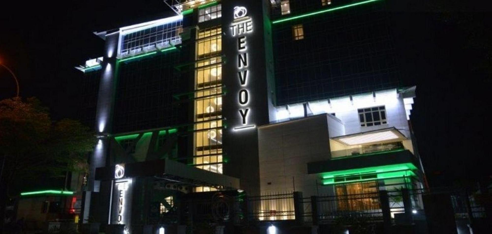 Room In Lodge - The Envoy Hotel And Suites Abuja Exterior photo