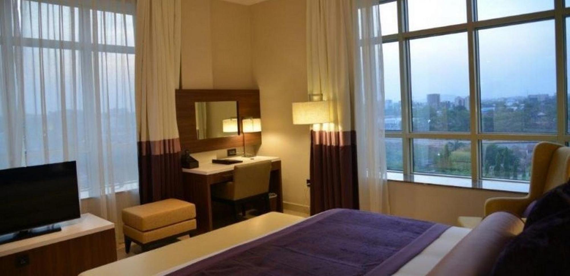 Room In Lodge - The Envoy Hotel And Suites Abuja Exterior photo