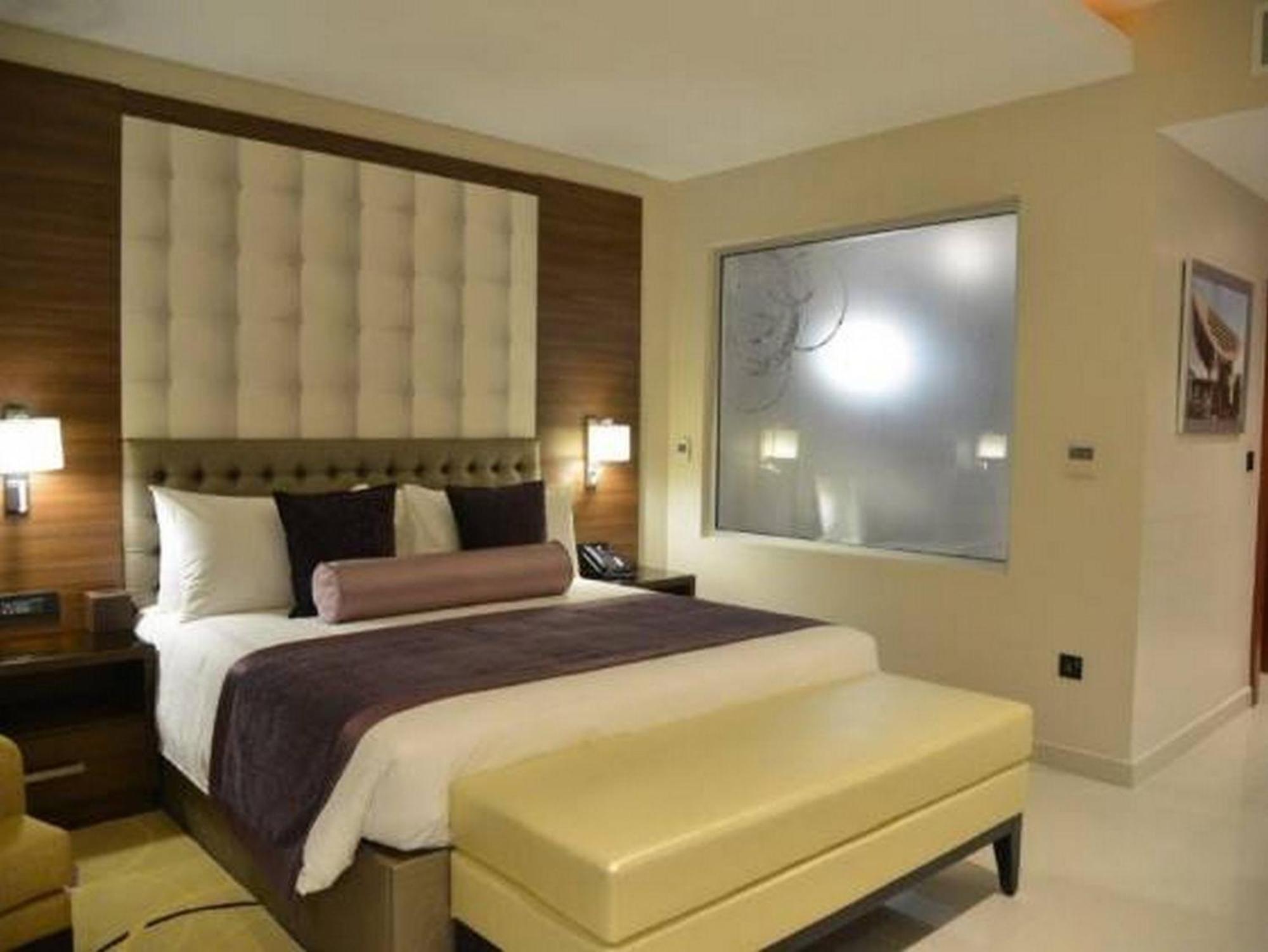 Room In Lodge - The Envoy Hotel And Suites Abuja Exterior photo